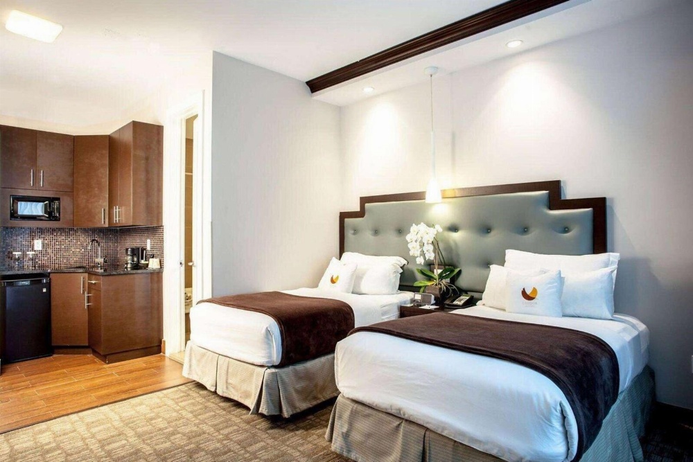 Condor Hotel by LuxUrban